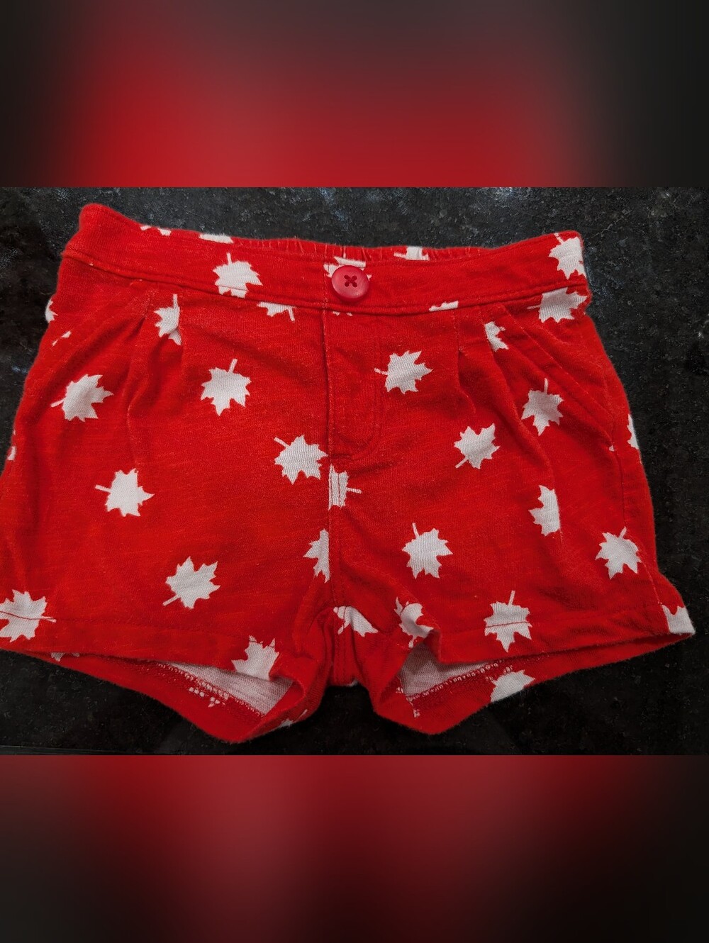 5/$20 Old Navy Red Maple Leaf Canada Shorts – 18-24M